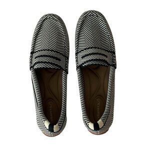 Black and White Flats Chevron/Stripes Design with Moccasins Shape - NWT